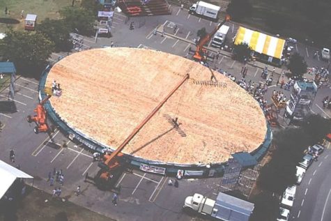 The World's Largest Pizza, spanning an entire parking lot.