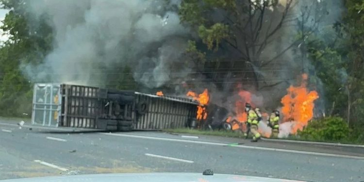 Tractor-trailer And Box Truck Crash On I-70 In New Market, Resulting In 2 Fatalities