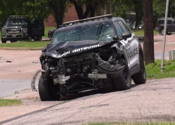 Houston police officers injured in crash And beer cans found thrown from truck