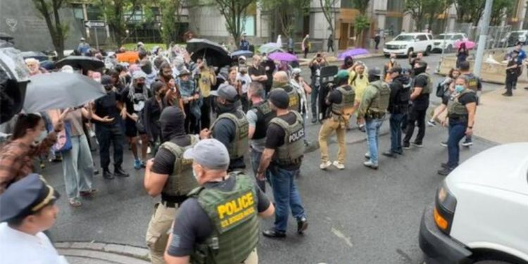 Over 20 People apprehended in NYC as mob tries to block feds from conducting immigration raids