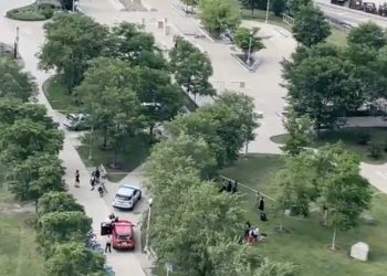 Police: 2 Stabbing Victims Disarmed Assailant And Attacked Him With His Own Knife In Grant Park