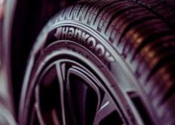 Thief Attempt To Steal Tire Off Cop’s Personal Apprehended Arrested After Fight, Officials Say