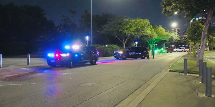 16-year-old Boy Shot Multiple Times Along Allen Parkway