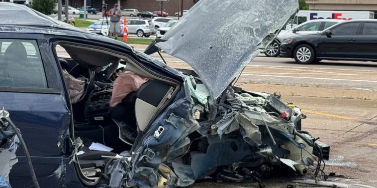 2 People Taken To Hospital After Collision On Westbound Kimberly Road