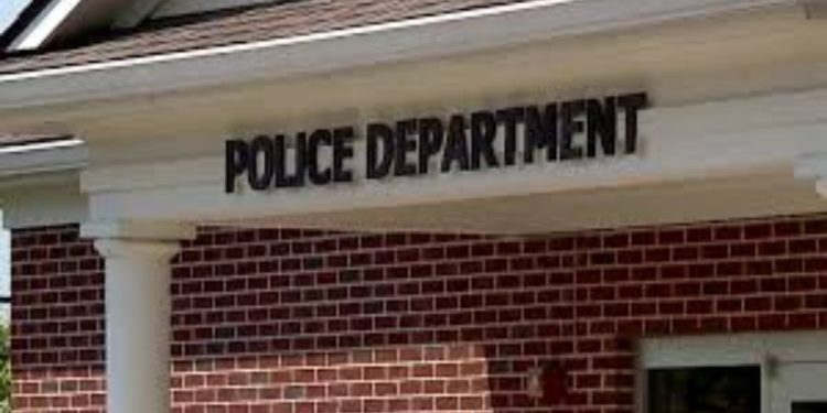 ICE makes 20 apprehends during ‘traffic blitz’ with Avon police, sources say