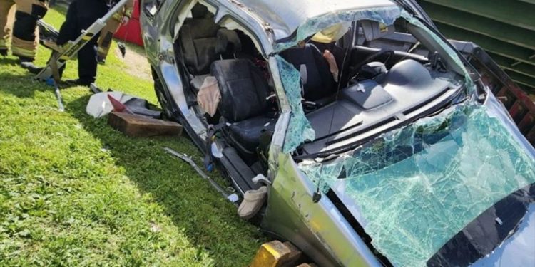 2 Escape With Minor Wounds Following Car Flies Off I-380 Overpass In Cedar Rapids