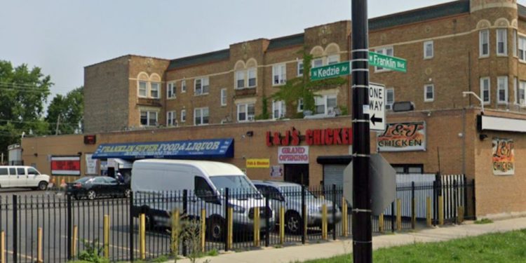2 Injured In Shootout At Chicago Convenience Store On N. Kedzie Avenue