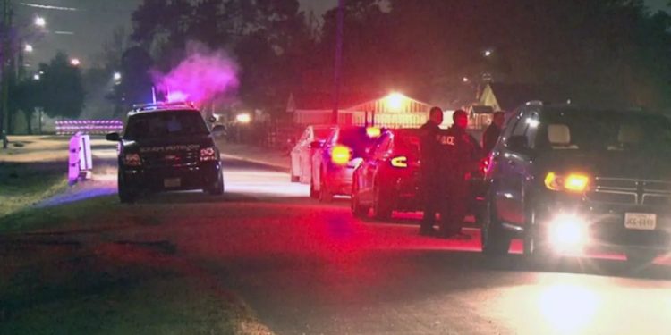 2 Men Posing As Police Shot And Killed By Homeowner, Authorities Say