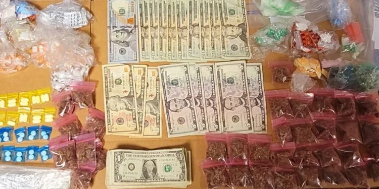 Police: 4 people detained after SWAT conducts major drug bust at home in Miami