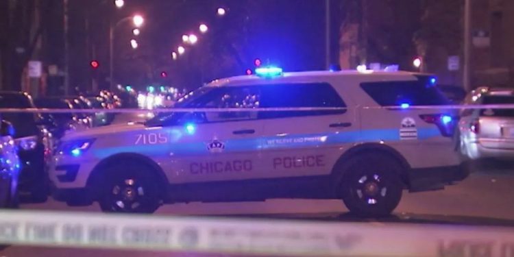 Police: Man Dies After Being Discovered With Head Wounds On Chicago Street