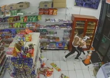 Police: Over 50 Juveniles Trash Convenience Store, Injure Employee And Steal Items