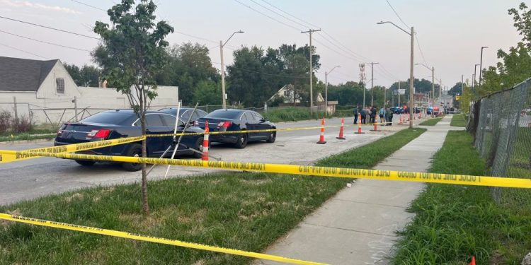 Suspects Sought In Violent Attempted Robbery At Ward Parkway Shopping Center