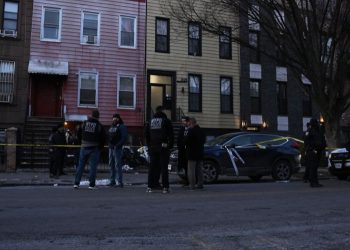 Woman stabs, robs man on Brooklyn street and flees in SUV