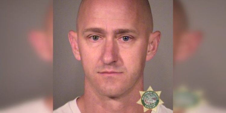 Ex-pilot Sentenced To Prison For Trying To Shut Down Plane Engines Over Oregon