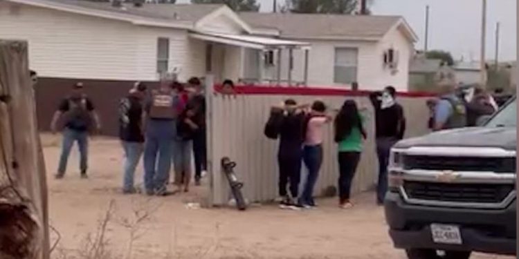 Federal immigration agents detains 35 people in alleged human trafficking raid in Chaparral