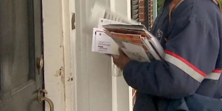 Former Los Angeles U.S. Postal Service letter carrier sentenced to 5 years for mail theft