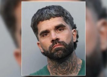 Police: Man said ‘God told him to’ molest 15-year-old girl at Miami bus stop