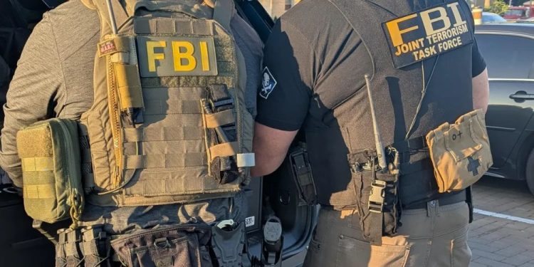 Suburban Chicago man Detained for alleged threats against ICE agents and political figures