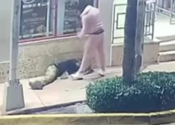 Chicago Tourist Brutally Beaten, Robbed Outside Miami Beach Hotel; Suspect Detained Following Shocking Attack Caught On Camera