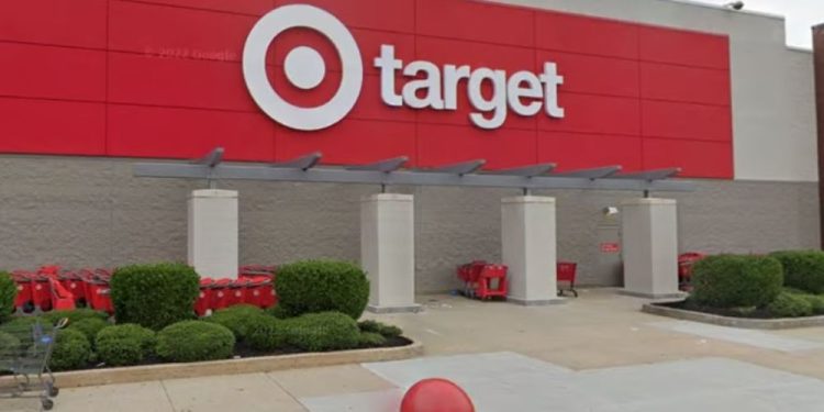 ICE agents in Westbury arrest two burglary suspects from Manhattan