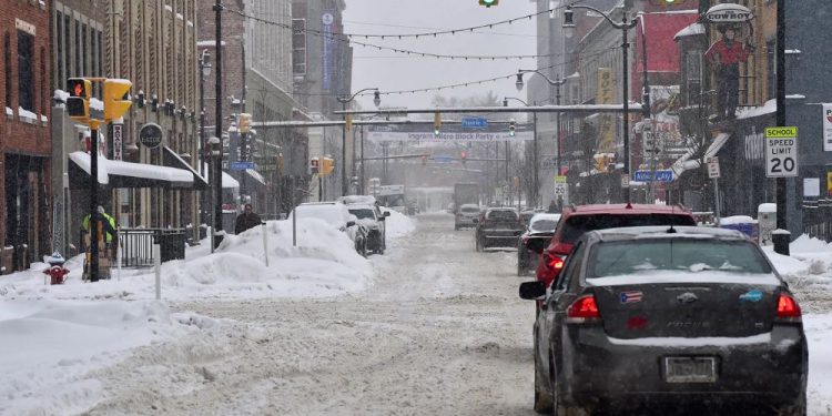 Map Shows 3 States Hit With Warning As Up To 22 Inches Of Snow Expected