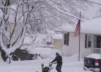Pennsylvania Braces For Holiday Snowstorm As Polar Vortex Weakens