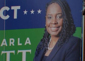 Harris County treasurer apprehended, accused of breaking into car