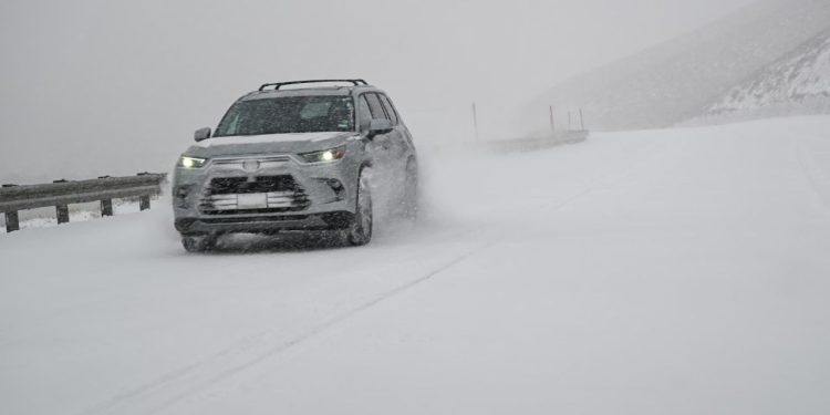 Winter Storm Warning Issued Across Multiple States As 100 MPH Winds Approach
