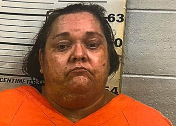 Woman Apprehended For Allegedly Stealing From Mississippi Cemetery Memorial Wreaths Honoring Veterans