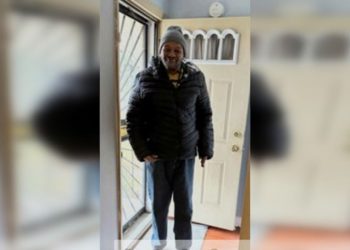 Chicago Police Seek Help in Finding Missing 66-Year-Old Earl Mitchell