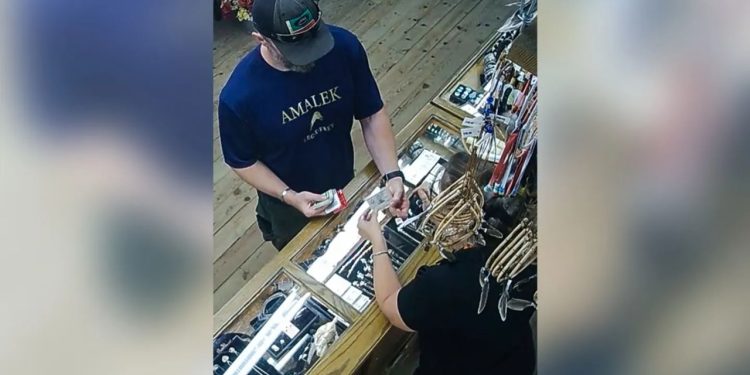 Former Navy SEAL convicted of attempting to harm police with explosives during the California ‘No Kings’ protests