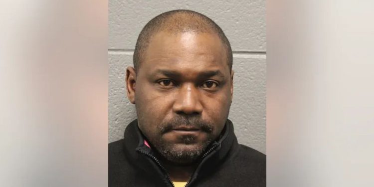 Police: Chicago Man Arrested Minutes After Violent Attack