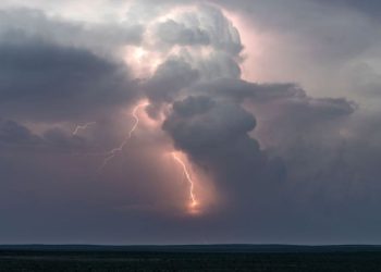 Severe Thunderstorm Warning Issued by NWS Across 5 U.S. States Tonight