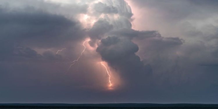 Severe Thunderstorm Warning Issued by NWS Across 5 U.S. States Tonight