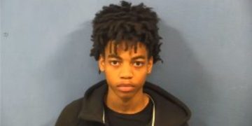 Chicago Teenager Charged With Possessing Machine Gun