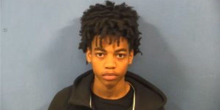 Chicago Teenager Charged With Possessing Machine Gun