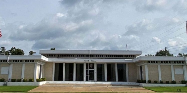 Former City Manager In Florida Taken Into Custody For Embezzlement