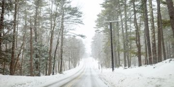 Heavy Snow Warning Issued as Up to 7 Inches Expected