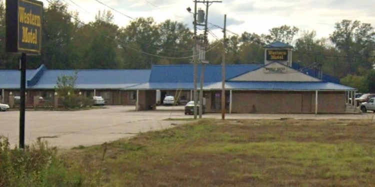 Suspected Meth Dealers Taken Into Custody In Motel-related Drug Bust