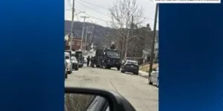 Suspects apprehended after robbery of woman at gunpoint in Clairton