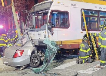 8 people injured in a car and MTA bus crash in Baltimore