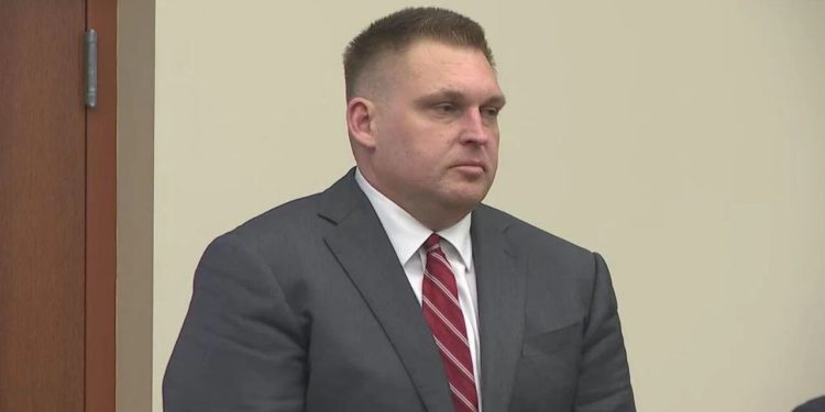 Ex-Ohio State, Bengals player sentenced to at least 5 years for fatal crash