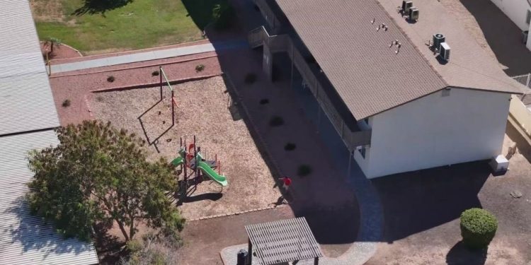 Federal Agents Thwart Human Smuggling Operation In North Phoenix And Discover 19 People In Home