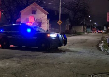 Man apprehended after Cleveland standoff, shootout