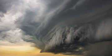 Millions Prepare For 80 Mph Winds & Tornadoes, Hen-egg-sized Hail On Friday