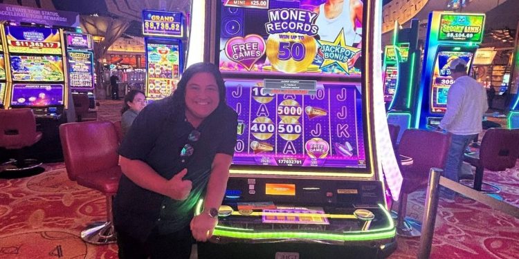 Mohegan Sun guest from New York wins $1.7M jackpot off $5 bet