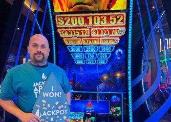 $3 bet turns into over $200,000 jackpot at San Diego casino
