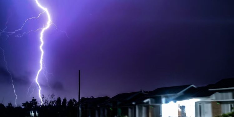 Four U.S. States Warned About Thunderstorm With 70 MPH Wind Tonight