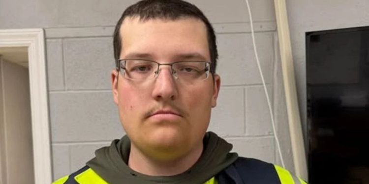 Lancaster man arrested after trying to meet, assault minor at gas station