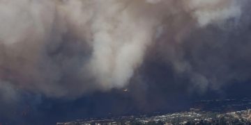 Los Angeles prepares for 50-mph Santa Ana gusts, then a round of rain